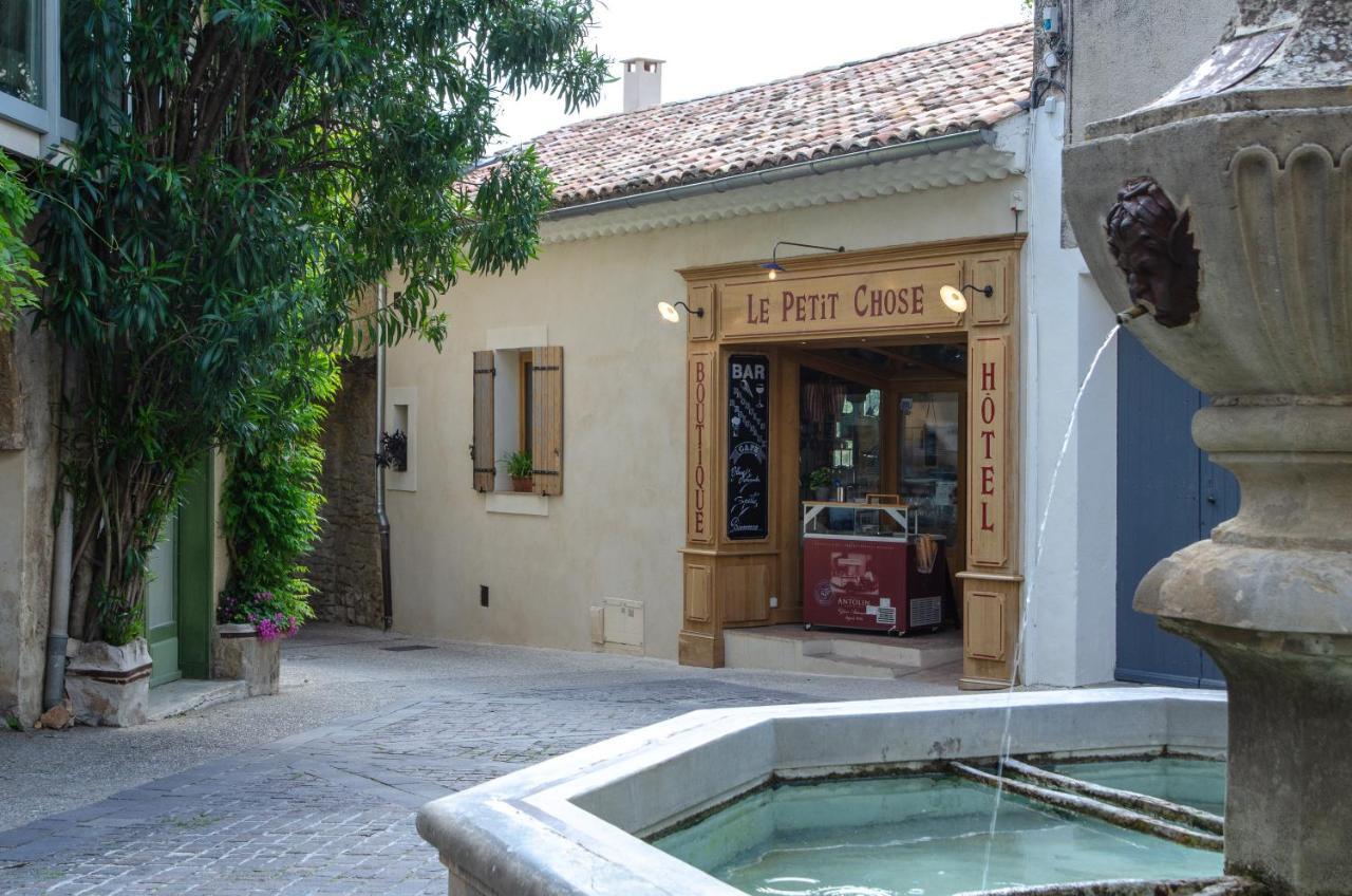 Hotel Les Remparts Venasque Exterior photo